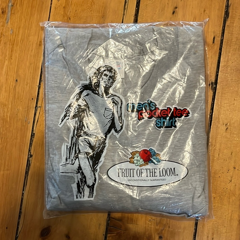 DEADSTOCK Vintage 1981 Fruit Of The Loom XL Pocket Tee Shirt
